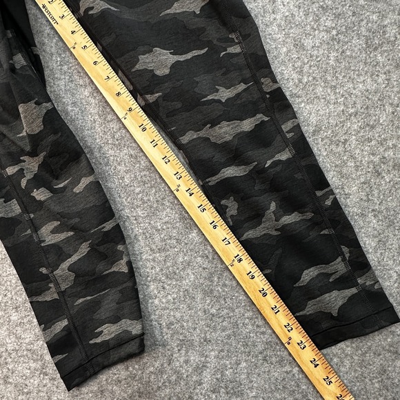 Athleta Pants Leggings Womens L Ultimate Stash Pocket 7/8 Tight Gray Camo Print - Picture 8 of 9